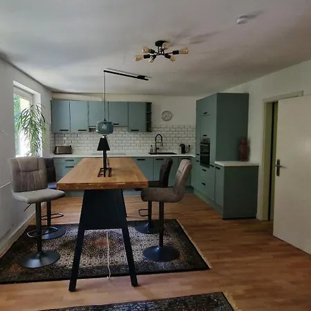 Apartman Ruhiges Haus Mit Whirlpool Fuer 5 Gaeste Nahe Messe Mit 3 Schlafzimmern Essen