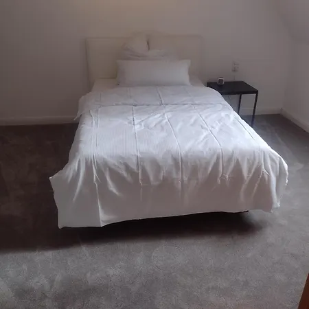 Ruhiges Haus Mit Whirlpool Fuer 5 Gaeste Nahe Messe Mit 3 Schlafzimmern Apartament *