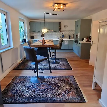 Ruhiges Haus Im Gruenen Mit Whirlpool & 3 Schlafzimmern Nahe Messe アパート *