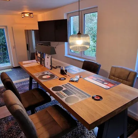 Ruhiges Haus Im Gruenen Mit Whirlpool & 3 Schlafzimmern Nahe Messe エッセン