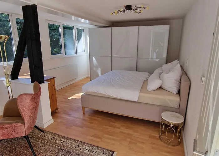 Ruhiges Haus Mit Whirlpool Fuer 5 Gaeste Nahe Messe Mit 3 Schlafzimmern