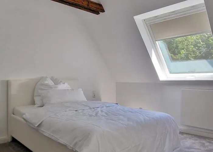 Ruhiges Haus Mit Whirlpool Fuer 5 Gaeste Nahe Messe Mit 3 Schlafzimmern *