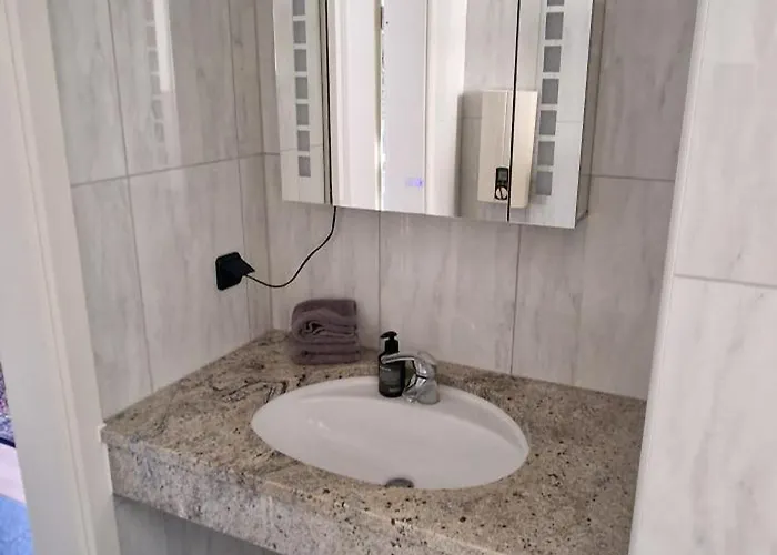 Apartman Ruhiges Haus Mit Whirlpool Fuer 5 Gaeste Nahe Messe Mit 3 Schlafzimmern