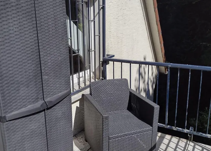 Ruhiges Haus Mit Whirlpool Fuer 5 Gaeste Nahe Messe Mit 3 Schlafzimmern Apartman